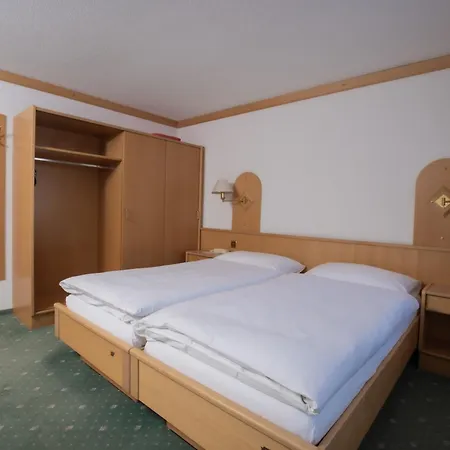 Hotel Alpenhof 3*