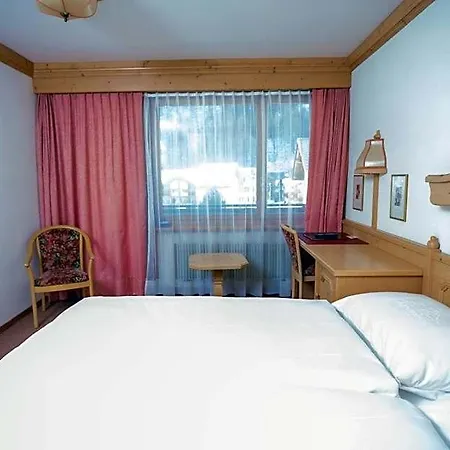 Alpenhof ホテル